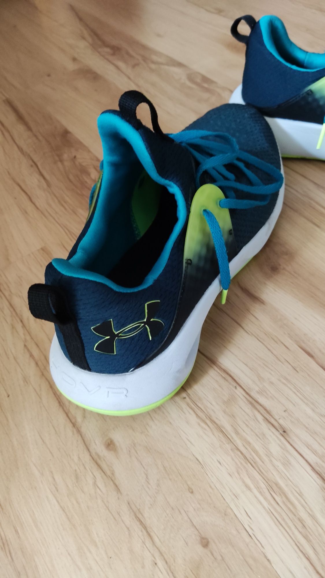 Adidasy Under Armour