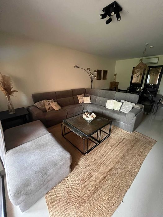 Sofá Seccional Cinzento JOM + 2 Puffs