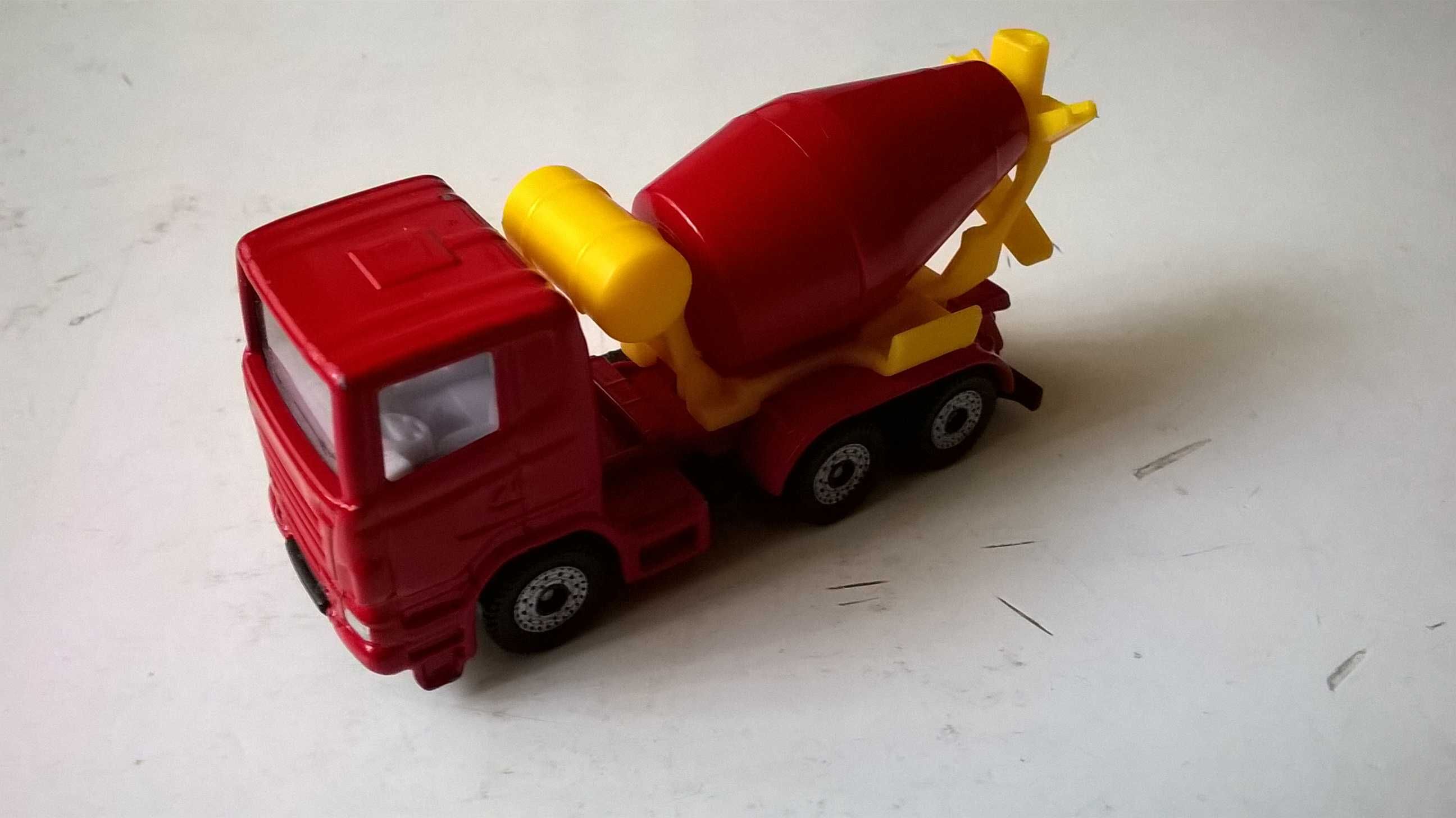 SCANIA model "gruszka", skala 1:87, SIKU