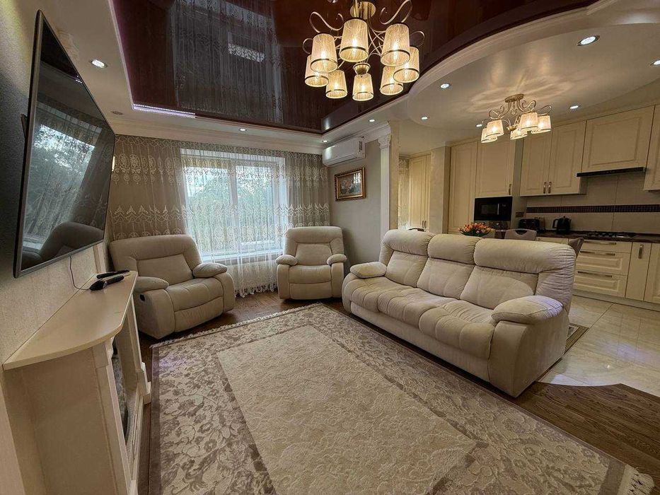 Продаж 4-кімнатної квартири в центрі Івано-Франківська!