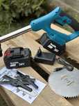 Акумуляторний тример Makita UR100DWAE 36V8аЧ