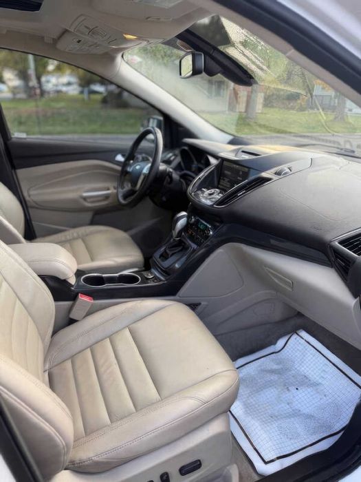 Ford Escape Titanium      2015