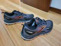 Brooks Cascadia 18 Medium GORE-TEX