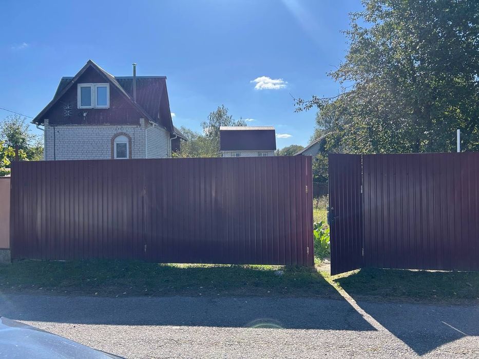 Сучасний гарний садовий будинок біля озера YV