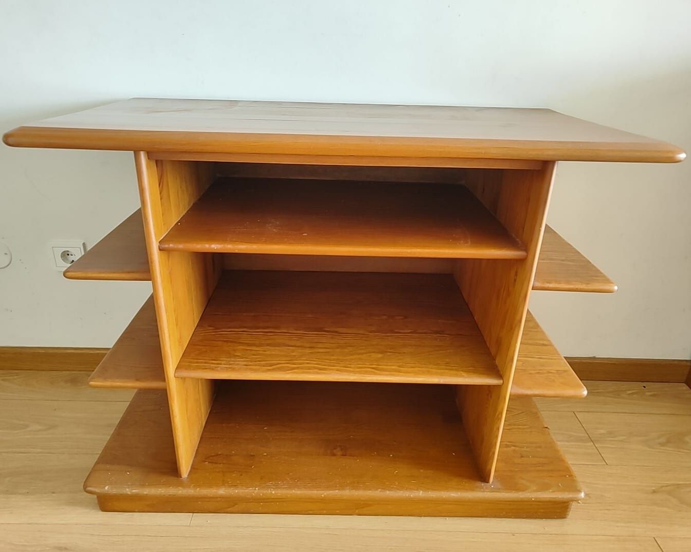 Mesa de TV usada