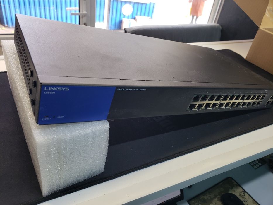 Комутатор керований LGS326