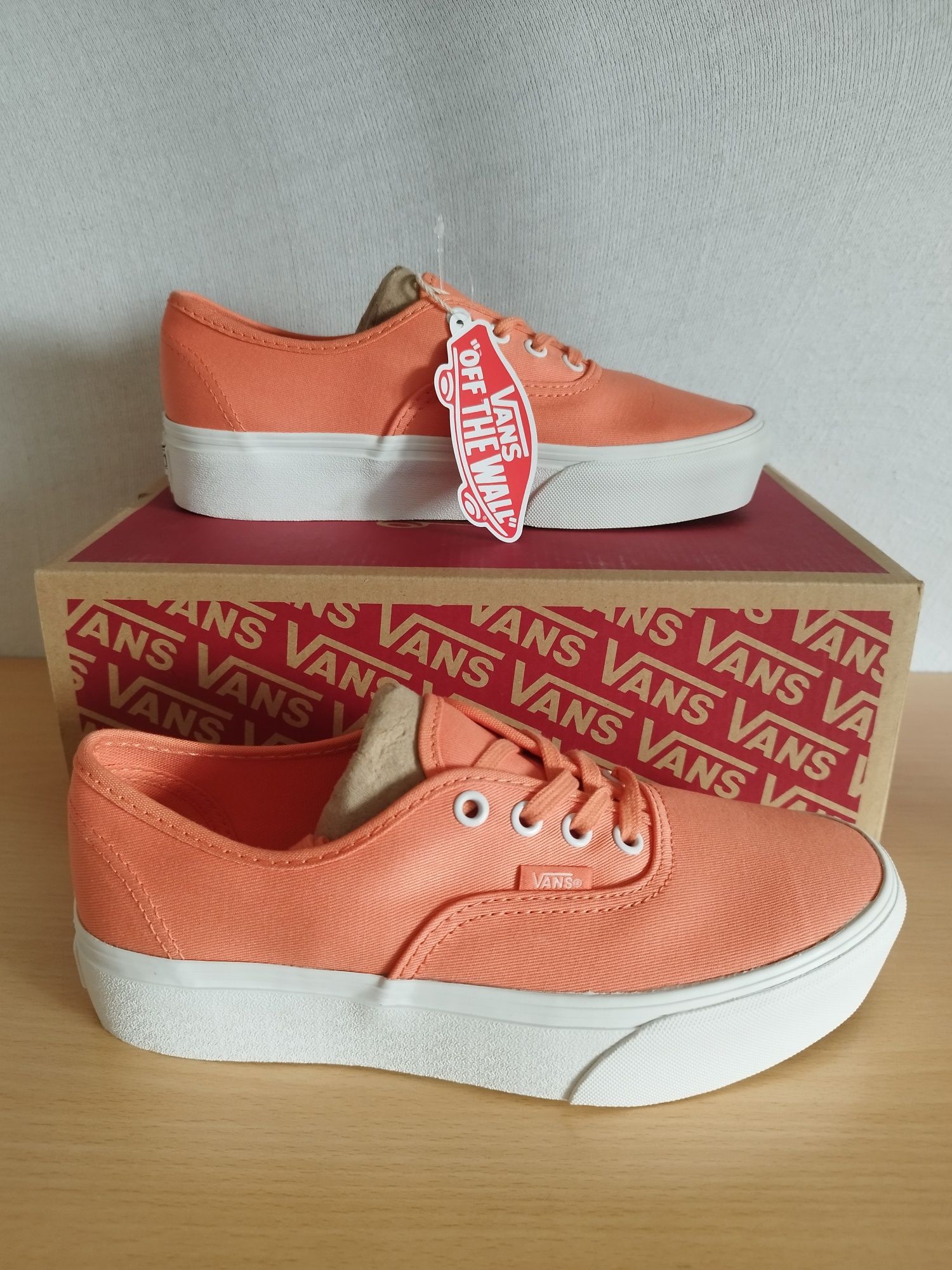 Vans tamanho 38.