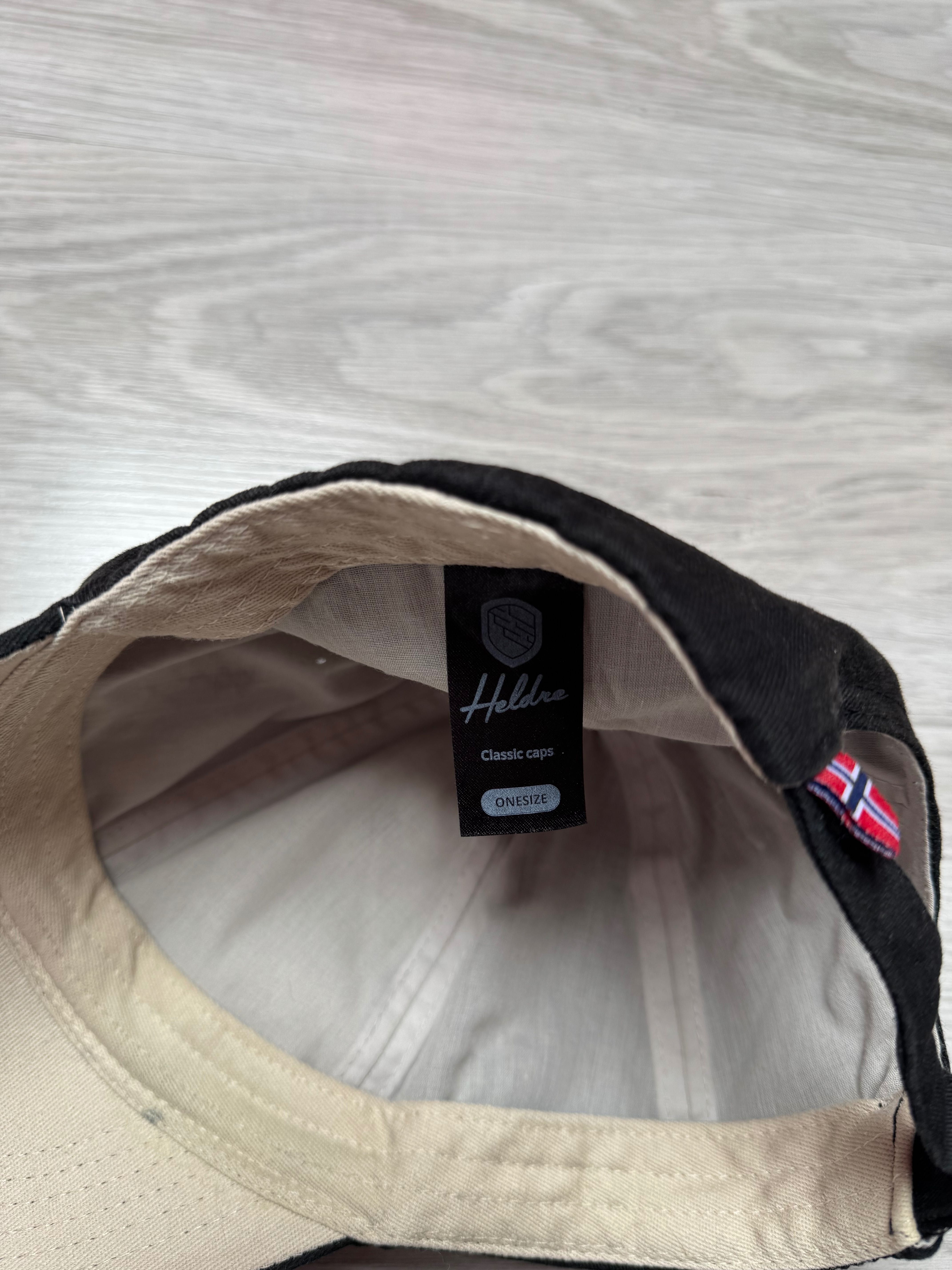 Czapka z daszkiem Heldre