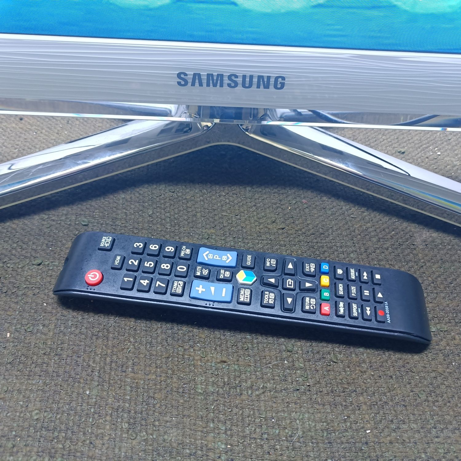 Samsung 40"- 103 см білий тонкий телевізор. Опт та роздріб