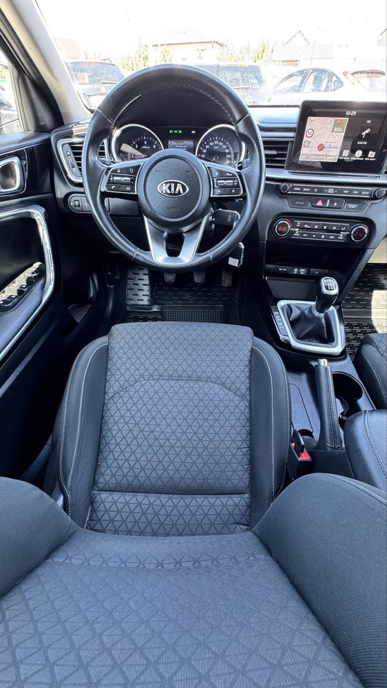 Kia Ceed Кіа Сід 2018 рік 1.6 дизель КОМПЛЕКТАЦІЯ