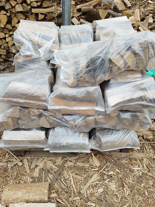 Sacos de lenha com entrega