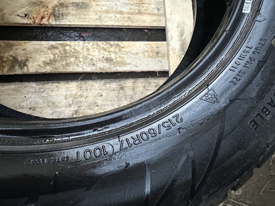 Шини зима шипована 215/60 R17