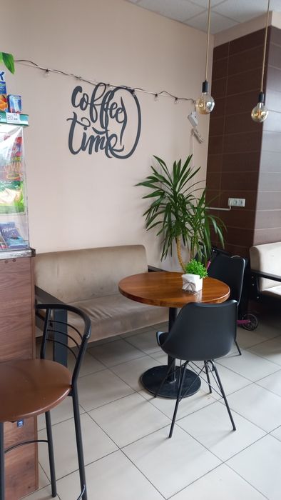 Продається діюча кав'ярня.