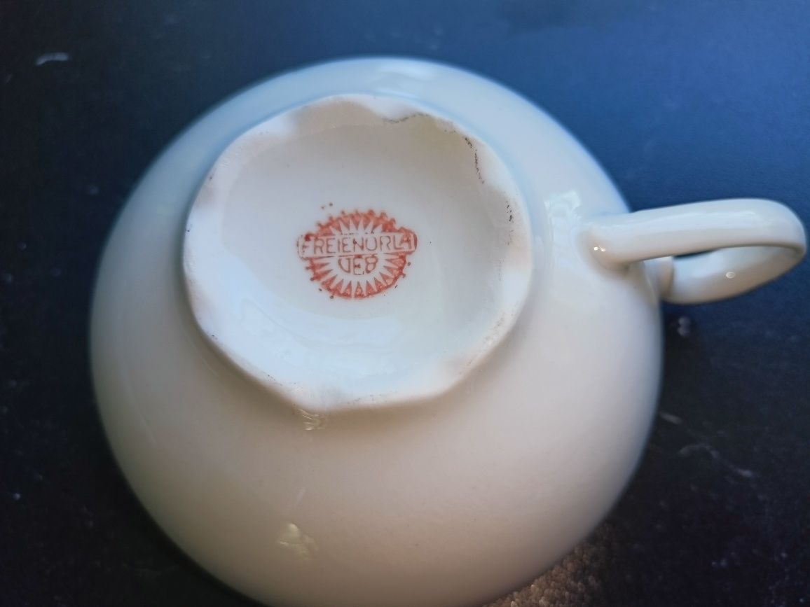 Komplet kawowy na 6 osób, filiżanki i spodki, porcelana