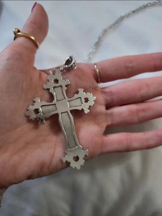 Srebrny naszyjnik z krzyżem krzyż medalion alternative vintage gothic