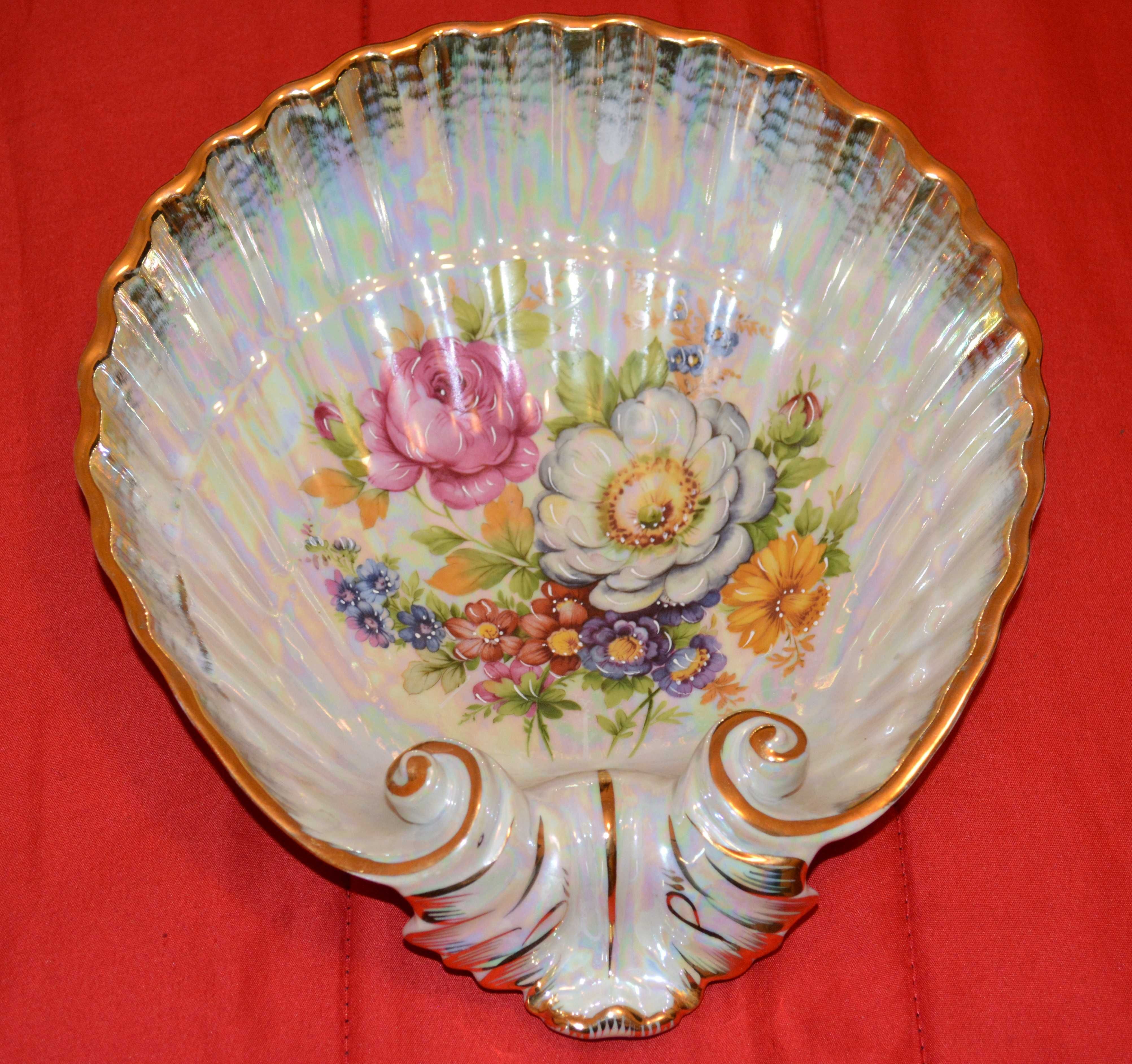 Taça Concha- porcelana Marca- Artibus - cor madre perola flores
