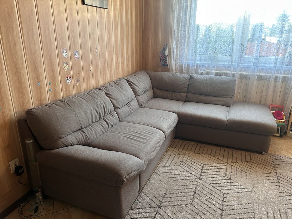 Naroznik w dobrym stanie rozmiar 2,60- 2,15