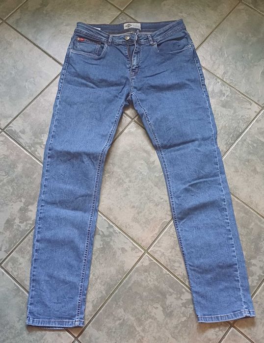 Oryginalne spodnie męskie LEE COOPER - rozmiar L (W31 L32)