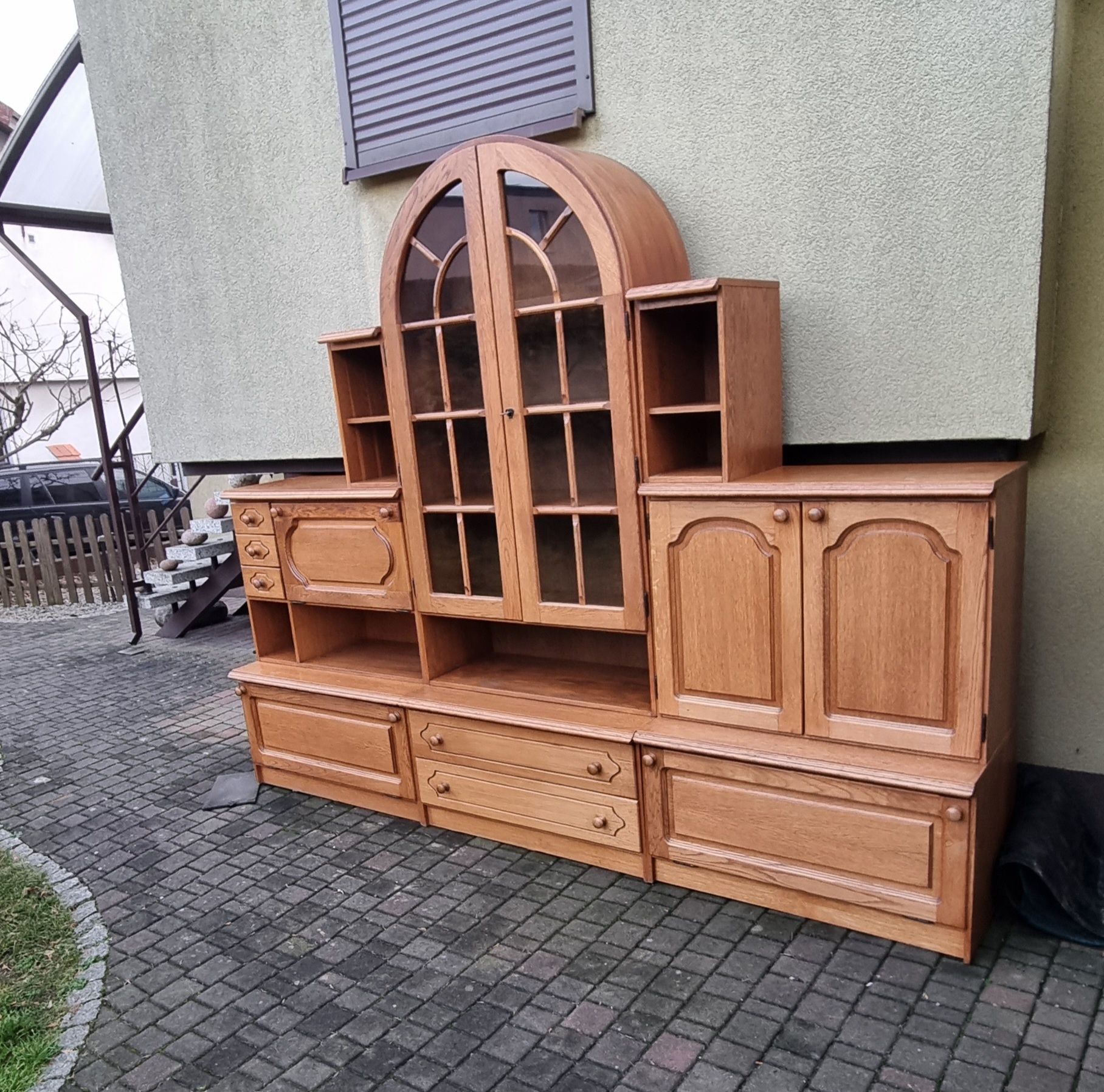 Meblościanka z barkiem