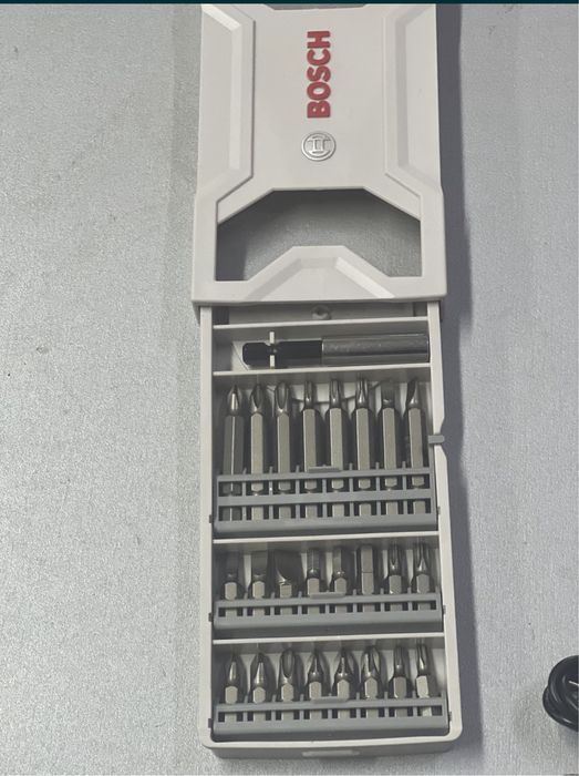 Викрутка Bosch GO 2 + набір  24 шт біт