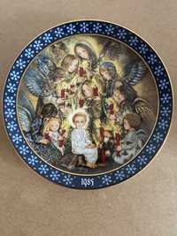 Винтаж: Рождественская коллекция тарелок.