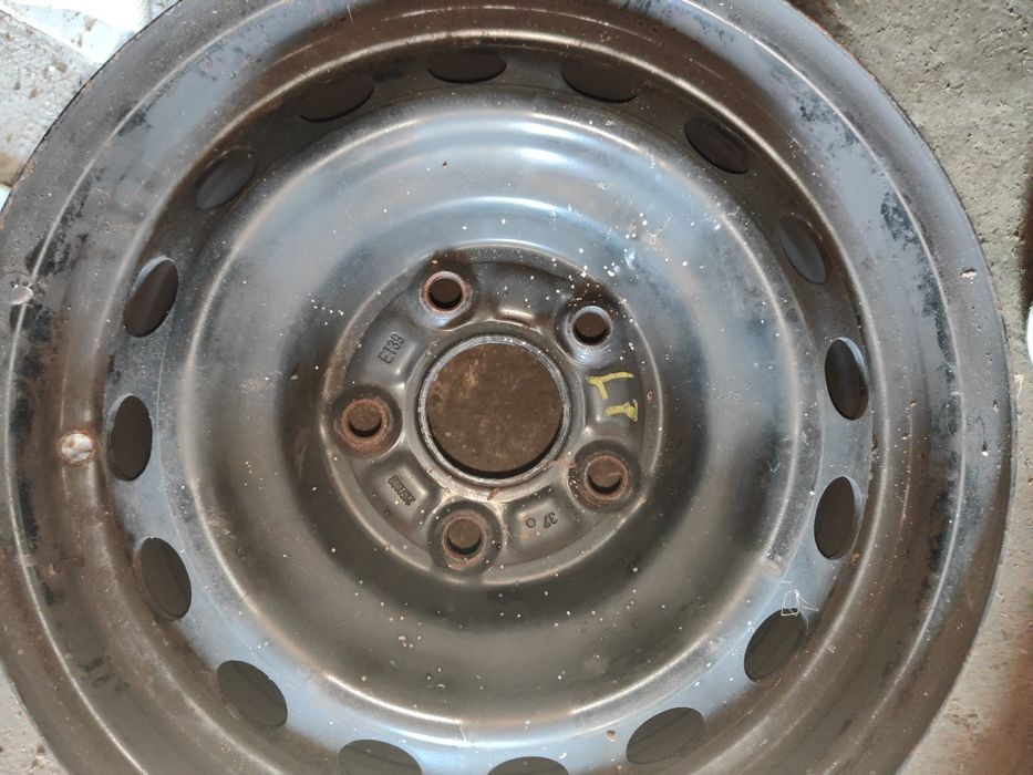 Felgi stalowe oryginalne auris 15" plus kołpaki oyginalne Toyota