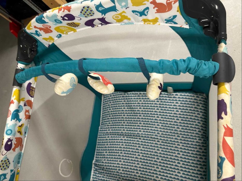 Graco Contour Electra łóżeczko turystyczne z przewijakiem, stan dobry