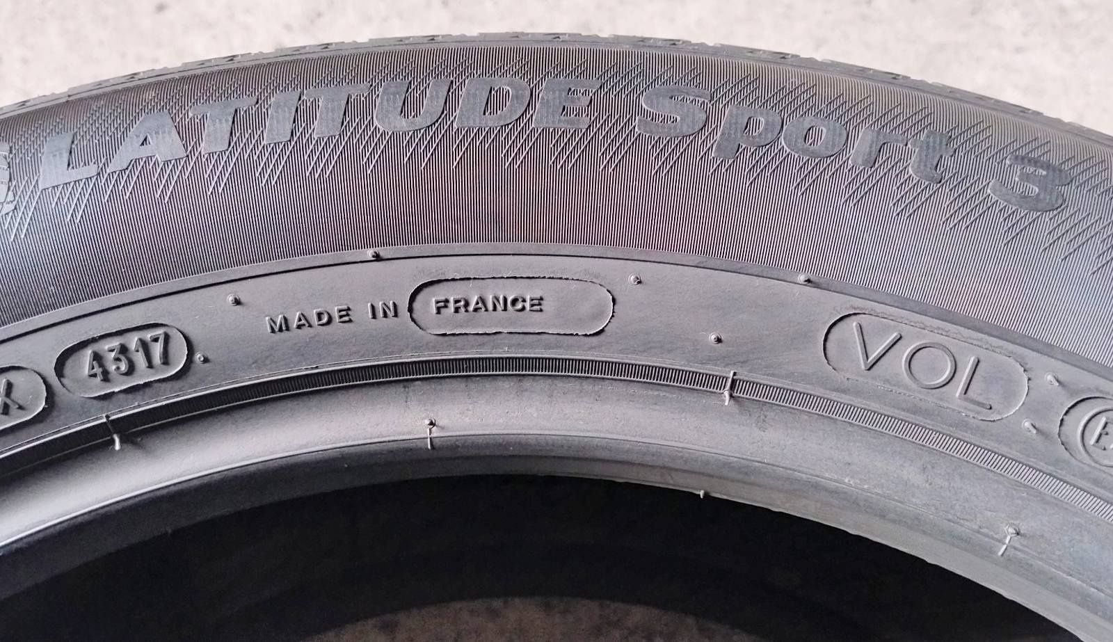 Шини літні R19 235/55 Michelin Latitude Sport 3