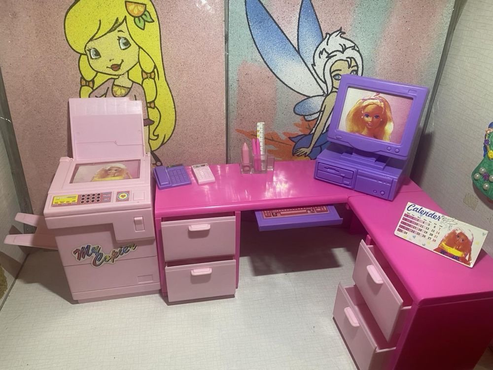 Меблі для ляльок офіс