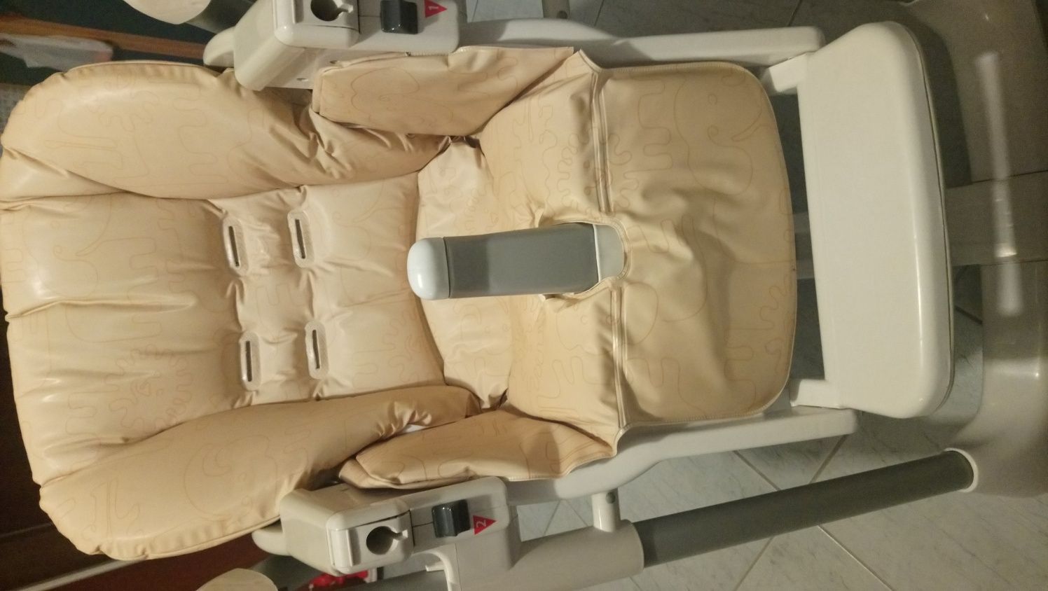 Fotelik do karmienia Peg perego