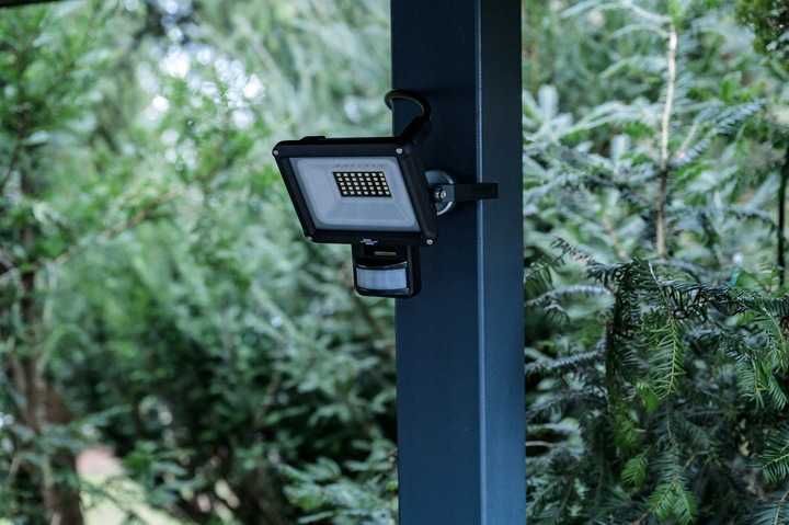 Naświetlacz Led Z Czujnikiem Ruchu 2300 Lm Kinkiet Zewnętrzny 20w