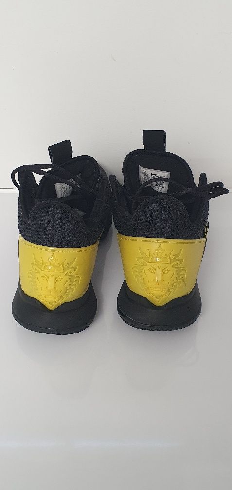 Nike buty męskie Lebron witness rozmiar 44,5
