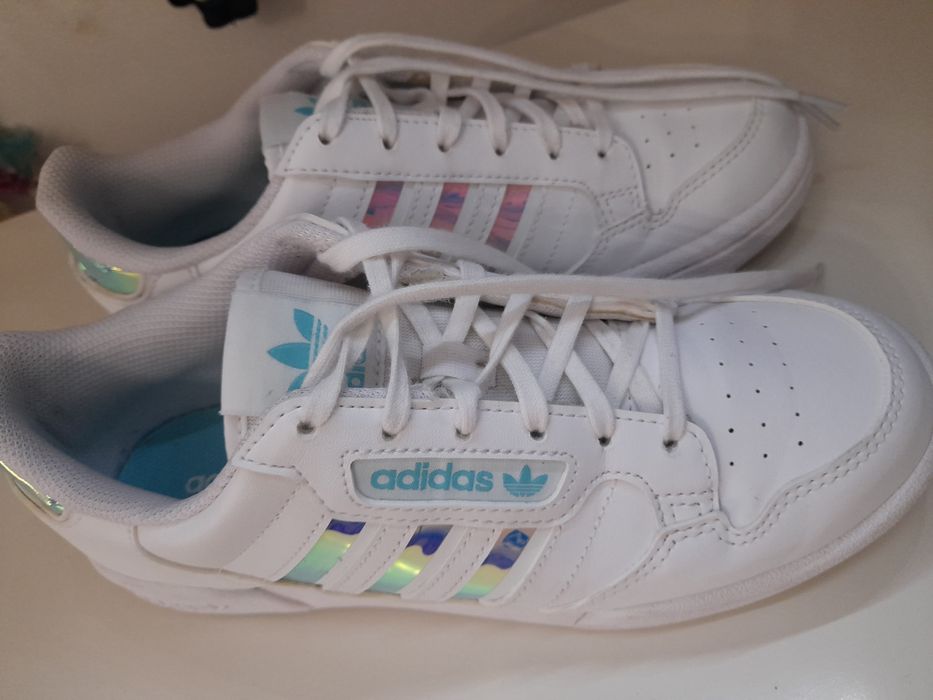 Sapatilhas Adidas Holográficas