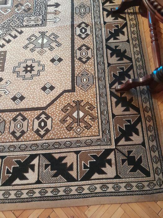 Палац на підлогу різнокольоровий