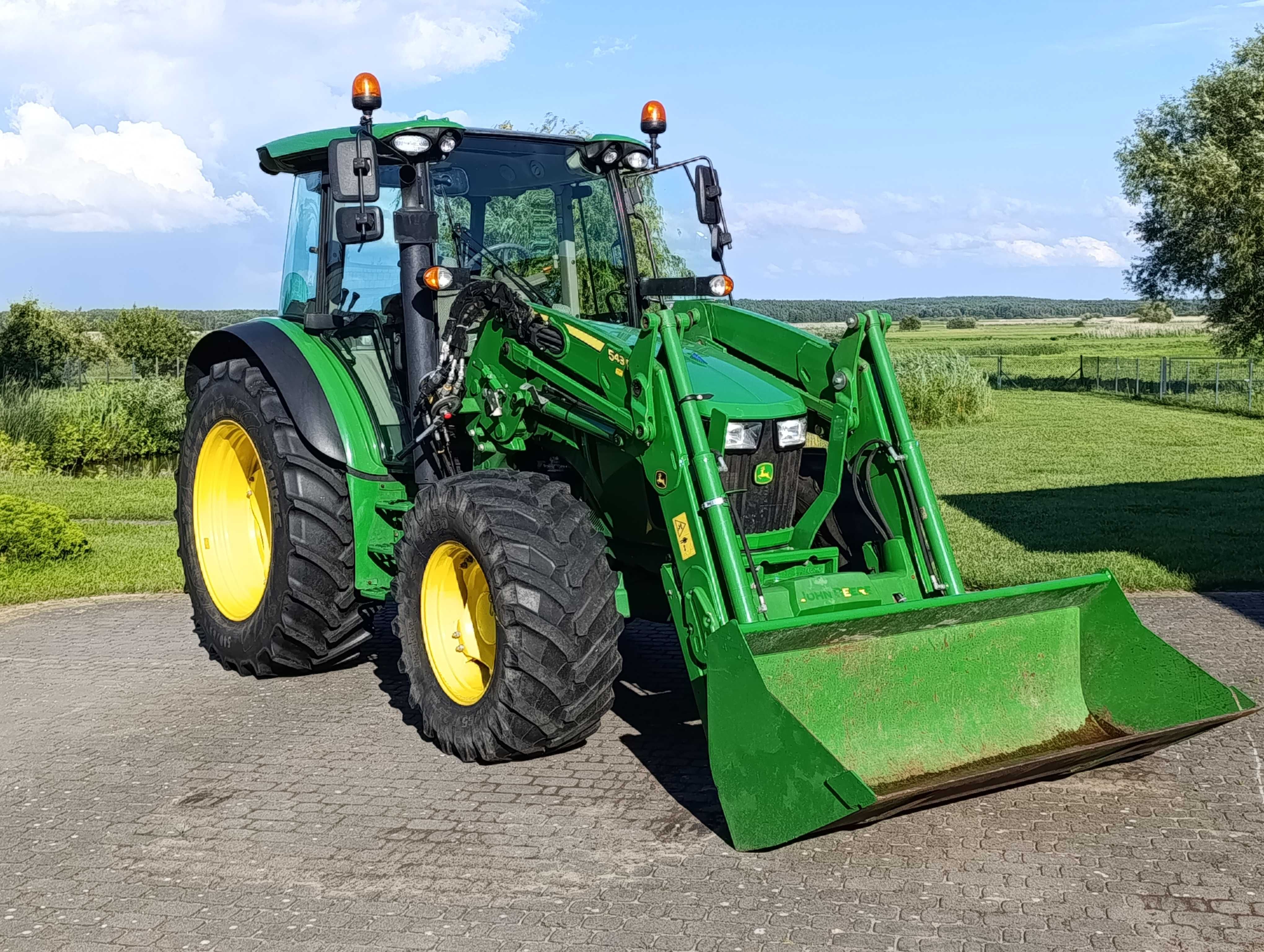 John Deere 5100 R