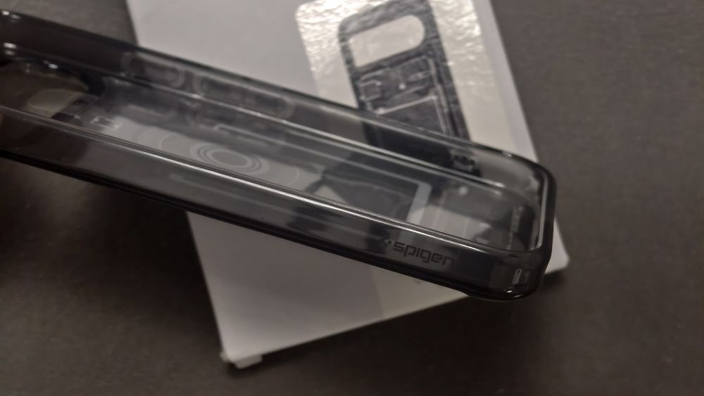 Чохол для Google Pixel 9/9 Pro Spigen Ultra Hybrid Zero One