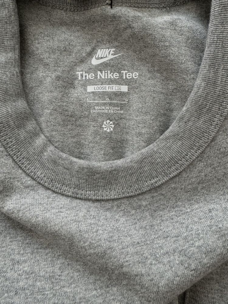 Футболка Nike sportwear premium essentials