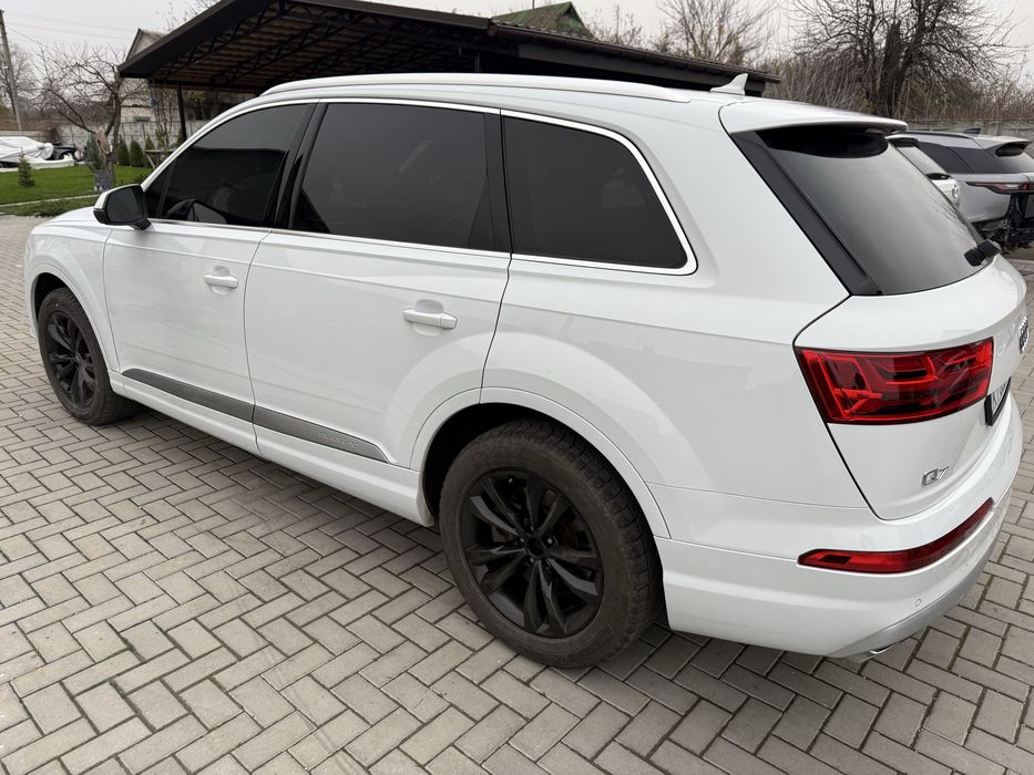 Продам Ауді Q7 4m 2016