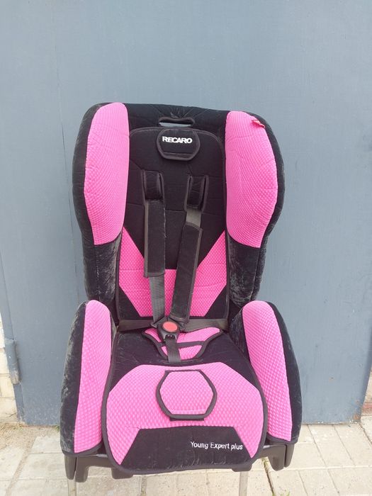 Автокресло Recaro Young Expert бу в хорошем состоянии