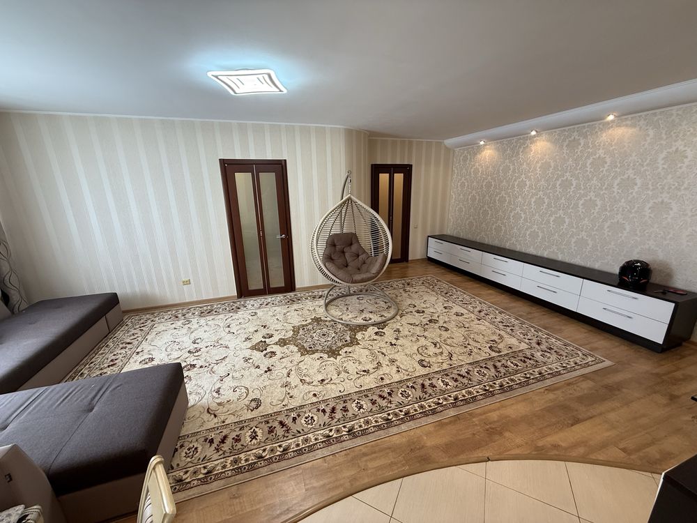 Продажа евродвушки в ЖК Северная звезда.5/9 кирпич,72 метра.