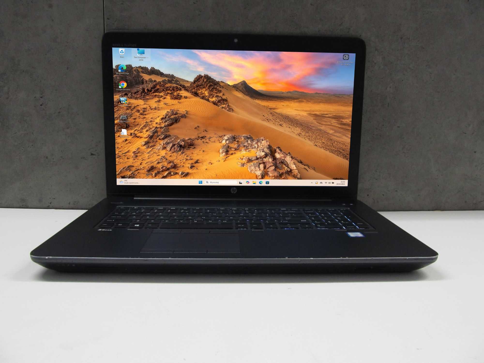 B. MOCNY HP Zbook 17 G4 XEON E3 1535M 32GB 512SSD NVIDIA QUADRO M4000M