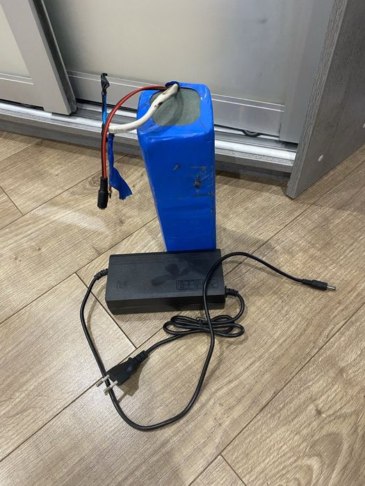 Продам литьевый аккумулятор