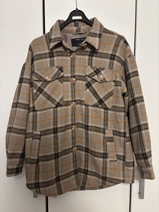 Kurtka przejściowa w kratkę