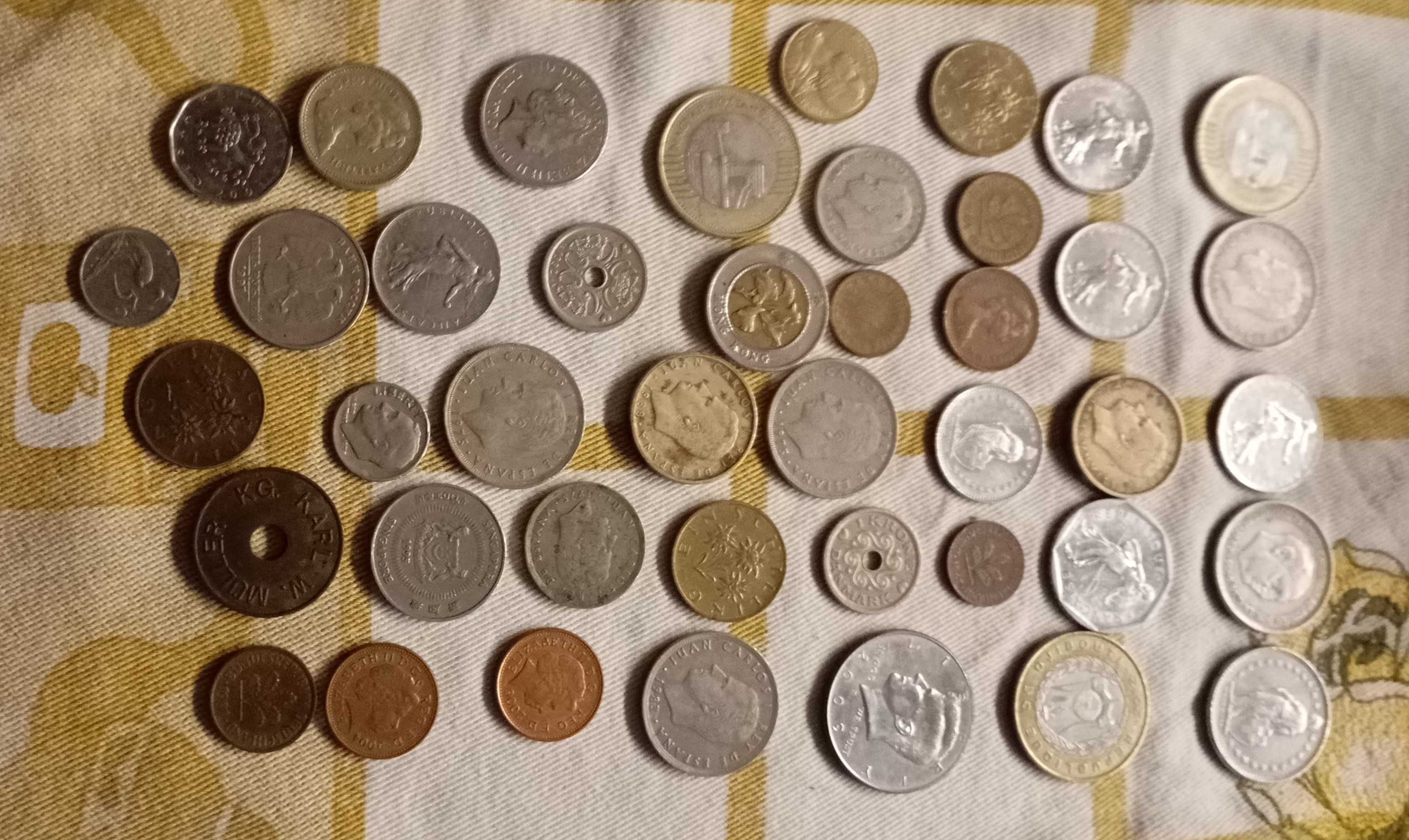 varias moedas de variadas épocas