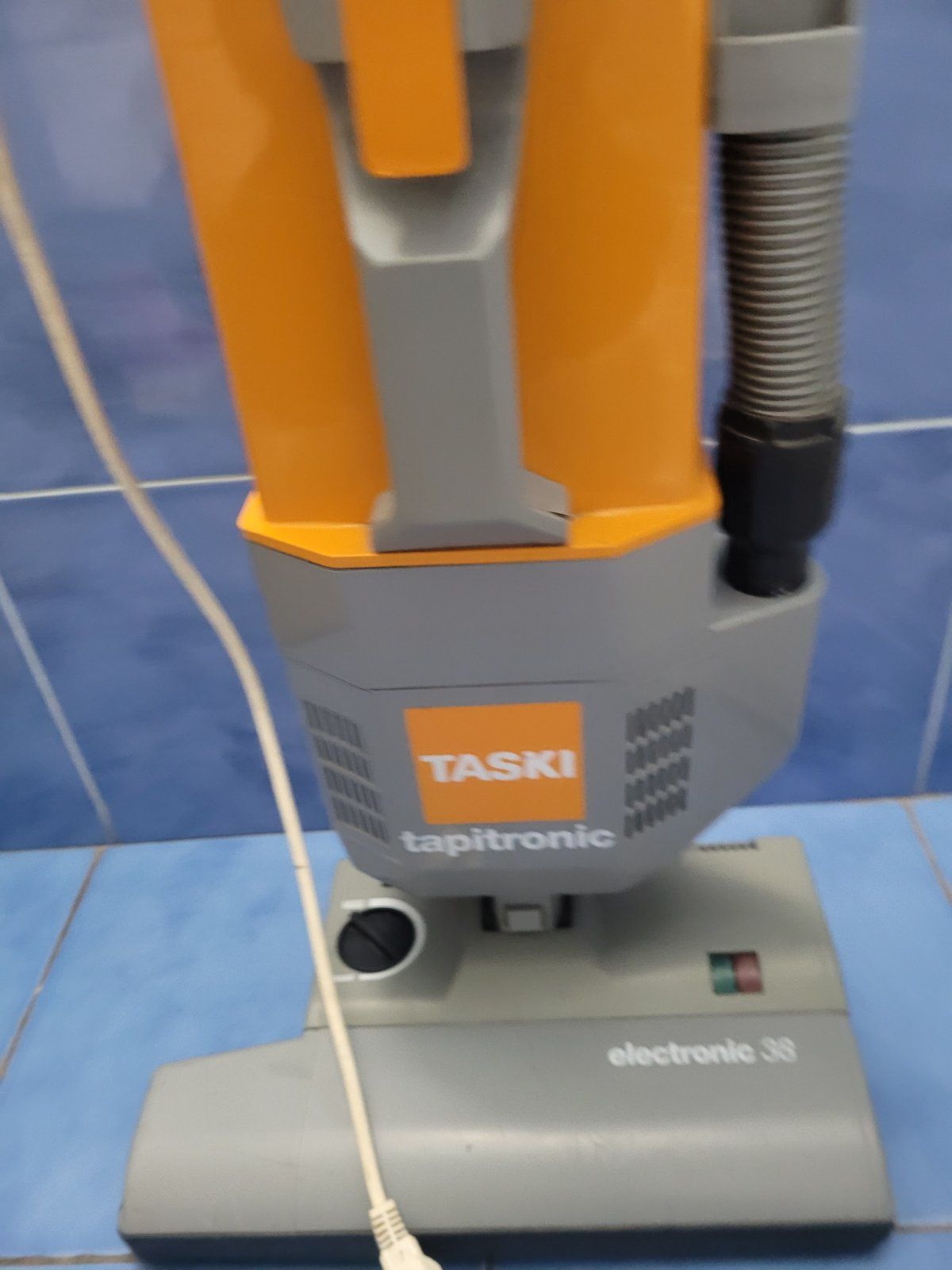 Професійний пилосос TASKI 38