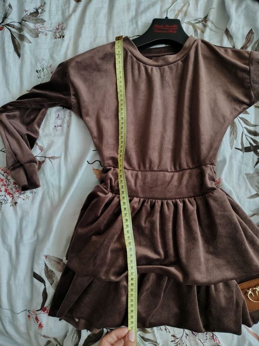 Welurowa sukienka 98