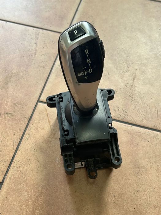 BMW 5 F10 F11 LEWAREK ZMIANY BIEGÓW 9296905