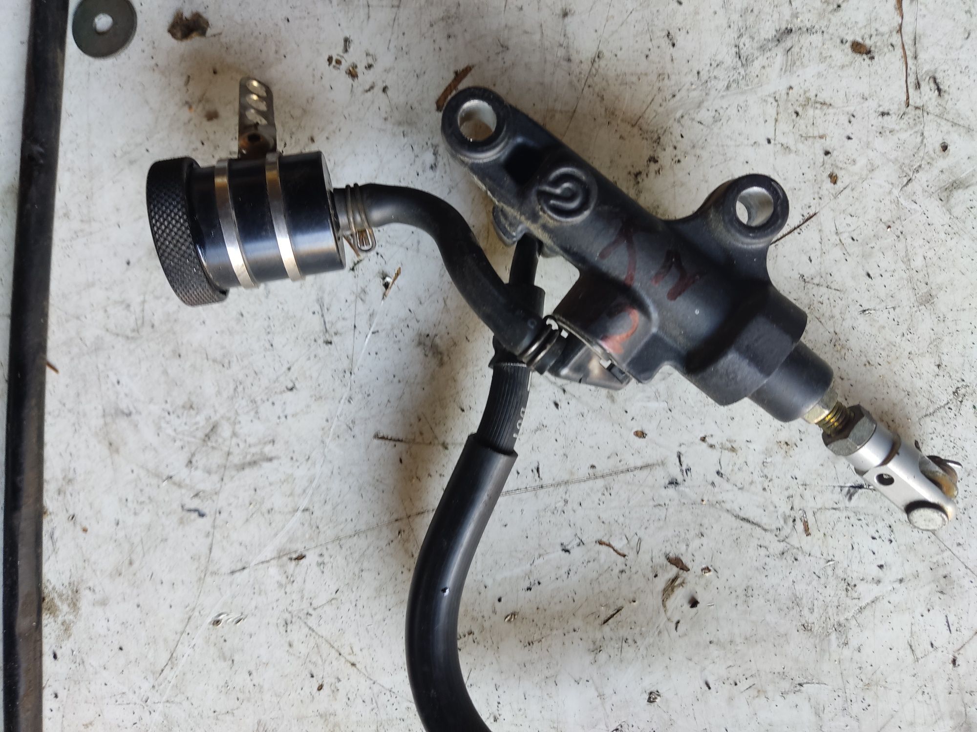 Yamaha r1 rn12 zacisk pompa przewód