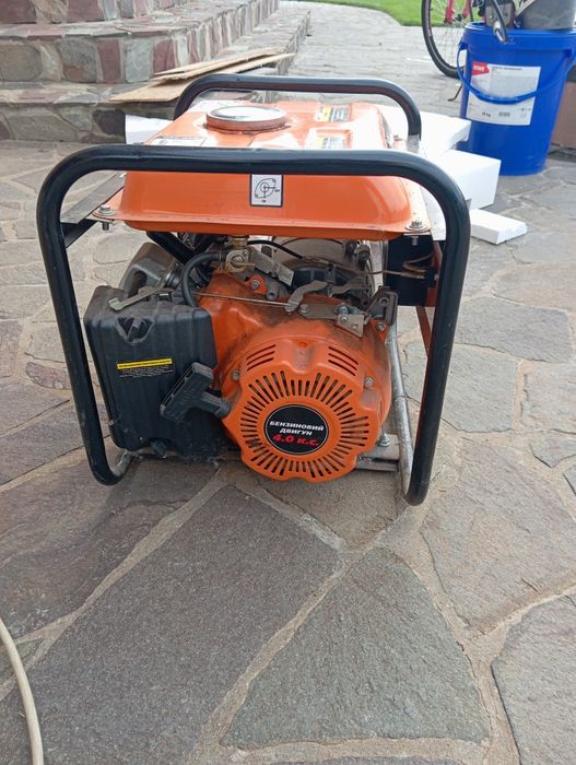 Генератор бензиновий