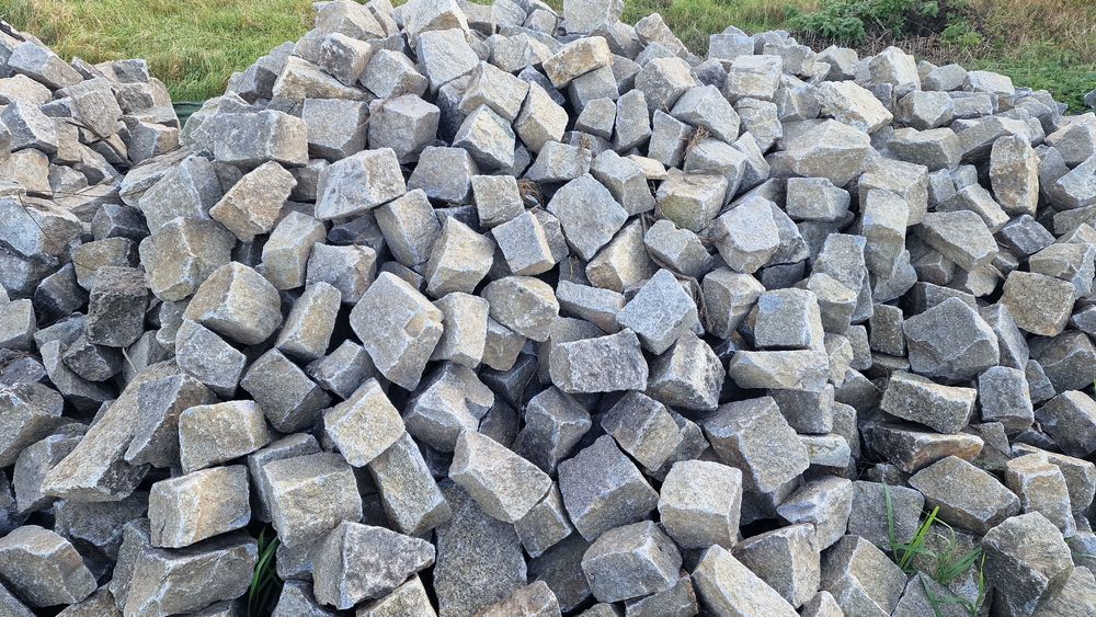 Kostka granitowa 17-20 cm, kamień granitowy i krawężniki gran